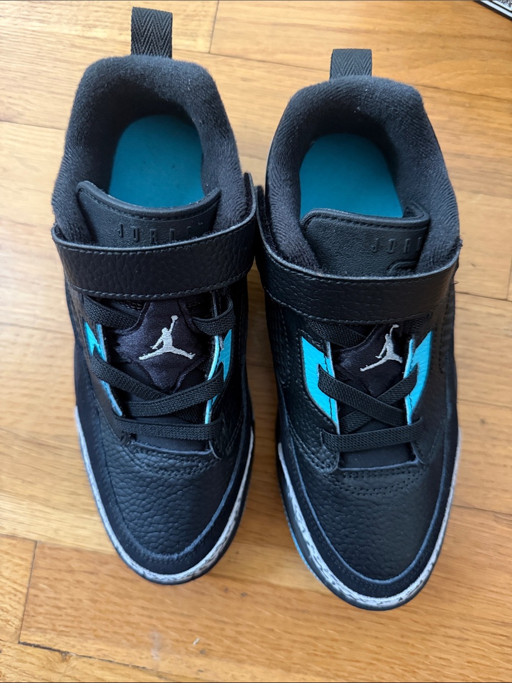 Jordan Kids Black & Turquoise Hook-and-Loop Sneakers with Elephant Print - Picture 2 of 5